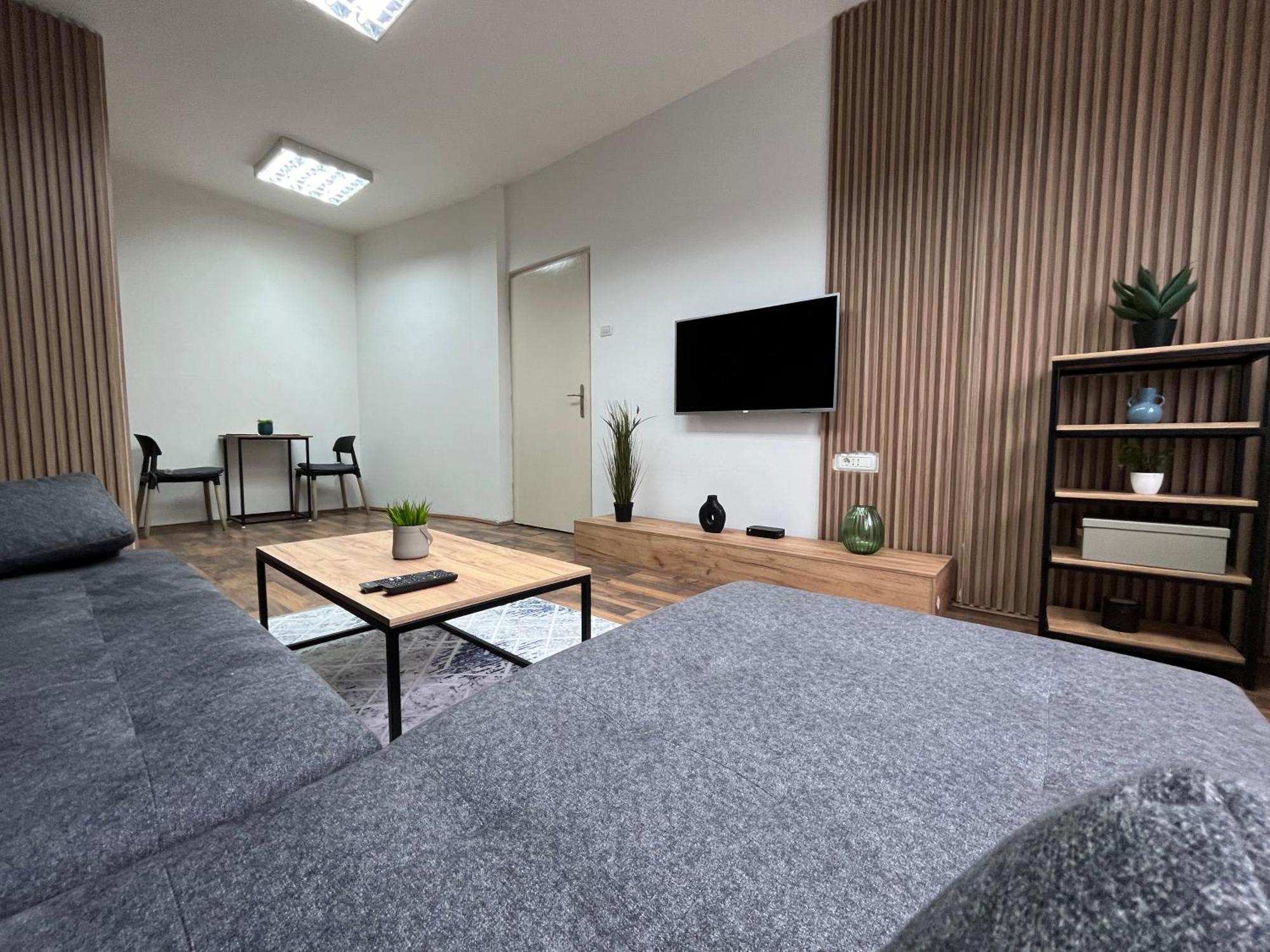 Central M - 5 Apartments سكوبجي المظهر الخارجي الصورة